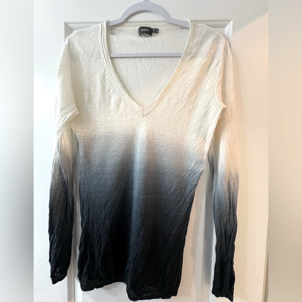 Mexx Women’s soft Ombré fade, Long Sleeve V-Neck Cotton Sweater, Size Med
